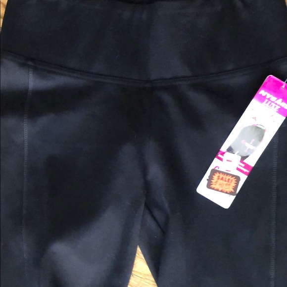 Woman’s Capri size S nygard luxe slims very nice - Picture 2 of 4